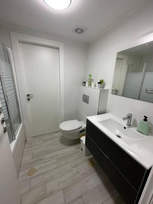 Elegant 3 Bedroom Ocean View Condo In Kiryat Yam Qiryat Yam Luaran gambar