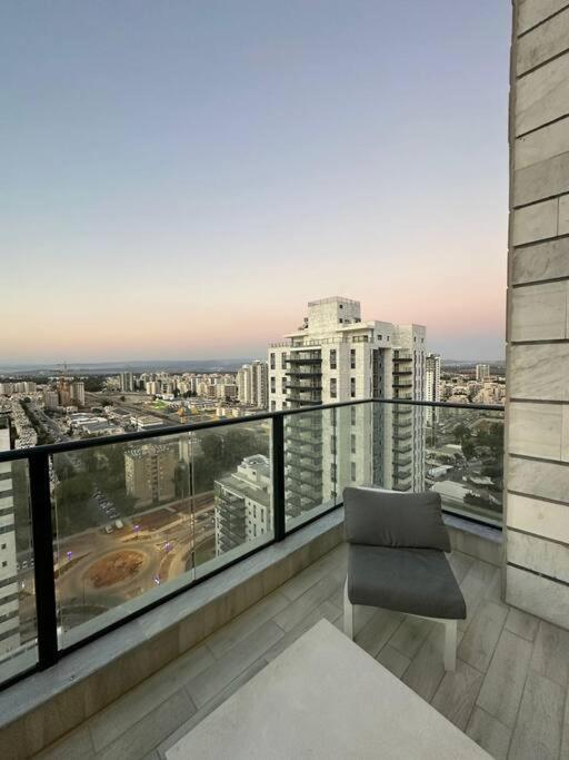 Elegant 3 Bedroom Ocean View Condo In Kiryat Yam Qiryat Yam Luaran gambar