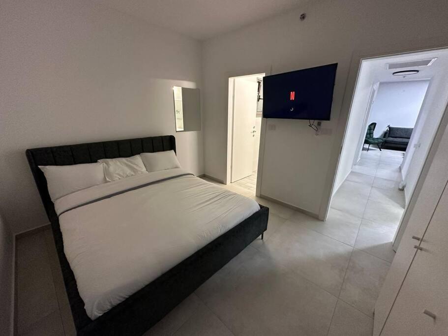 Elegant 3 Bedroom Ocean View Condo In Kiryat Yam Qiryat Yam Luaran gambar