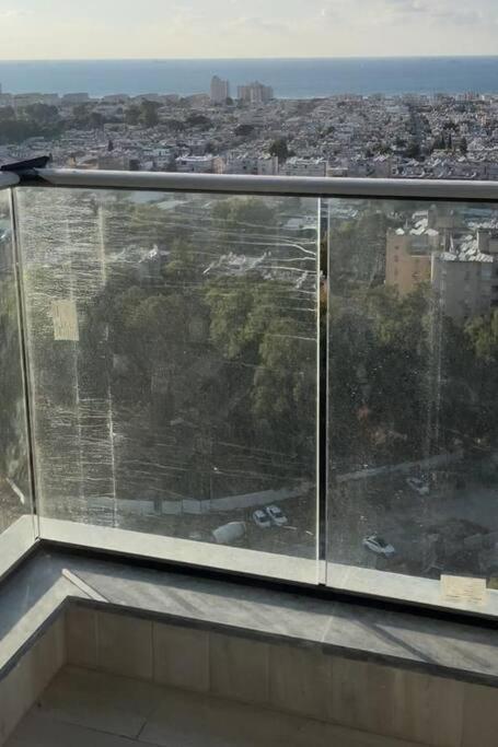 Elegant 3 Bedroom Ocean View Condo In Kiryat Yam Qiryat Yam Luaran gambar
