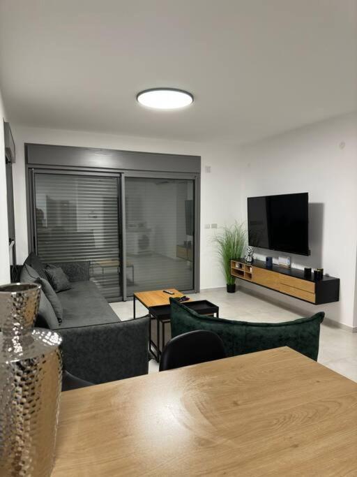 Elegant 3 Bedroom Ocean View Condo In Kiryat Yam Qiryat Yam Luaran gambar